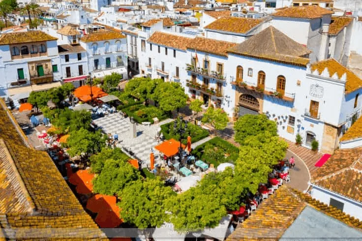 plaza-naranjos-things-to-do-marbella